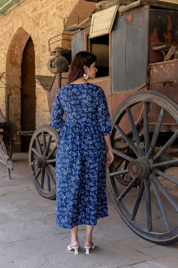 Women Indigo Blue Printed Dress With Three Quarter Sleeves