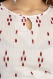 Women Off-White Printed straight Kurta With three qurter sleeves