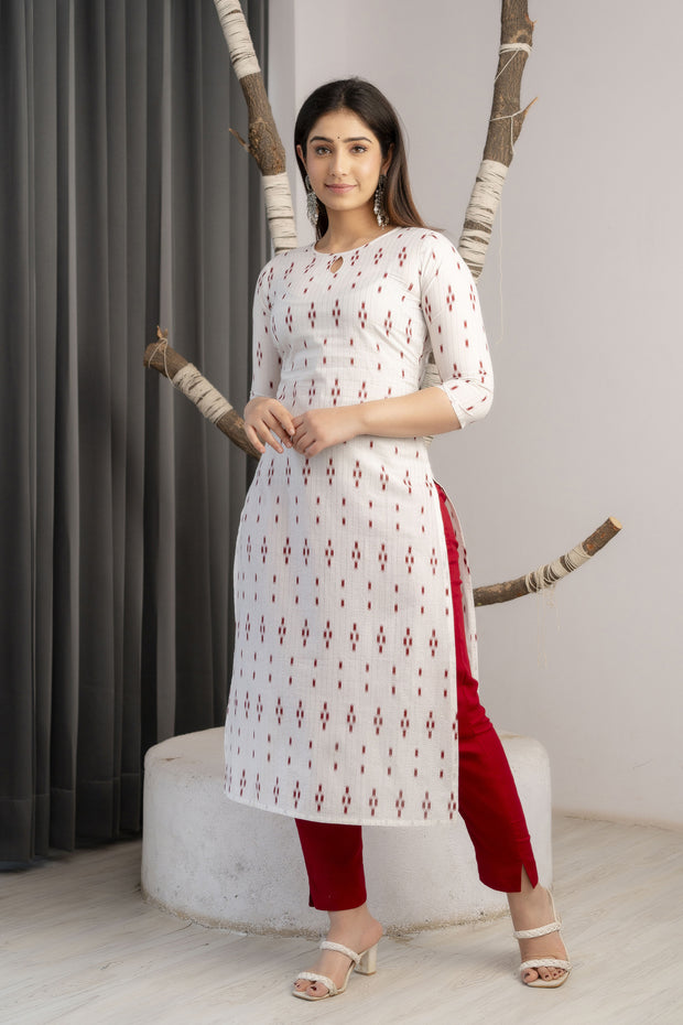 Women Off-White Printed straight Kurta With three qurter sleeves