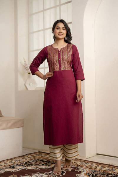 Women Burgundy Straight Kurta With Three Quarter Sleeves