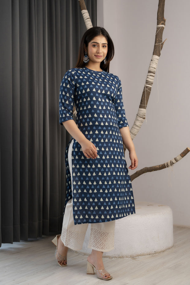 Women Blue Ethnic Printed Straight Kurta with Three Quarter Sleeves