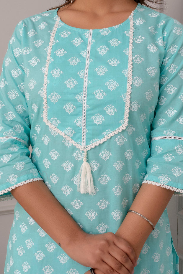 Women Blue Ethnic Printed Straight Kurta With Three Quarter Sleeves