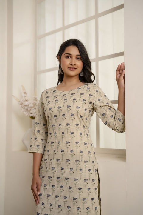 Women Cream Printed Straight Kurta With Three Quarter Sleeves