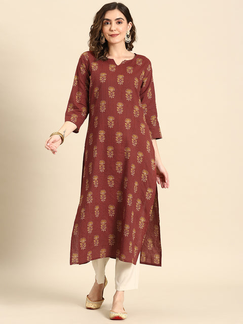 Women Maroon Printed Straight Kurta With Three Quarter Sleeves