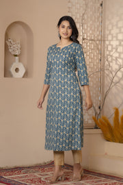 Women Green Ethnic Printed Straight Kurta With Three Quarter Sleeves