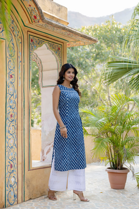 Women Blue Ethnic Straight Sleeveless Kurta