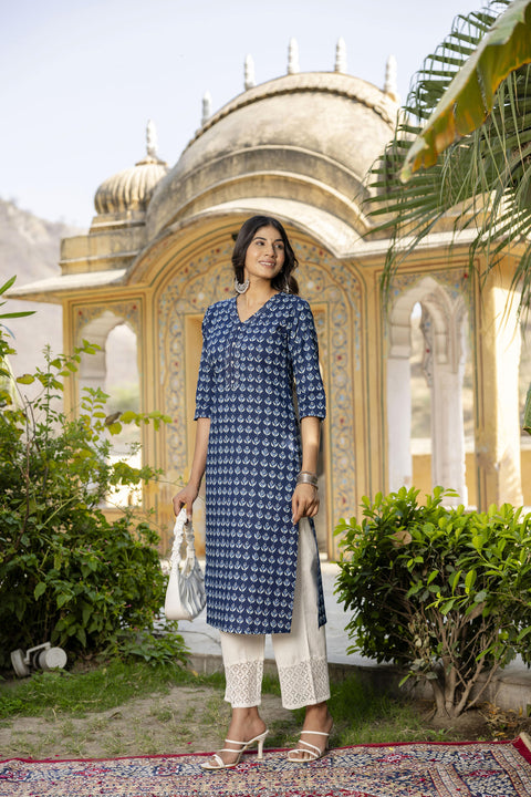 Women Blue Ethnic Printed Straight Kurta with Three Quarter Sleeves