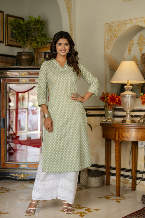 Women Green Ethnic Printed Straight Kurta with Three Quarter Sleeves