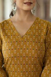 Women Yellow Ethnic Printed Straight Kurta with Three Quarter Sleeves