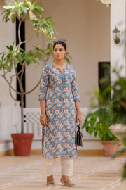 Women Blue Printed Straight Kurta with Three Quarter Sleeves