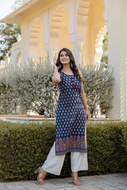 Women Navy Blue Printed Straight Sleeveless Kurta