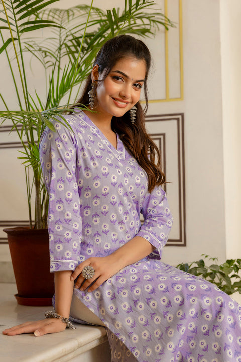 Women Purple Ethnic Printed Straight Kurta with Three Quarter Sleeves