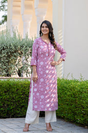 Women Mauve Ethnic Printed Straight Kurta with Three Quarter Sleeves