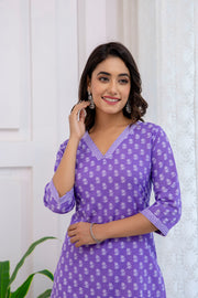 Women Purple Printed Straight Kurta with Three Quarter Sleeves