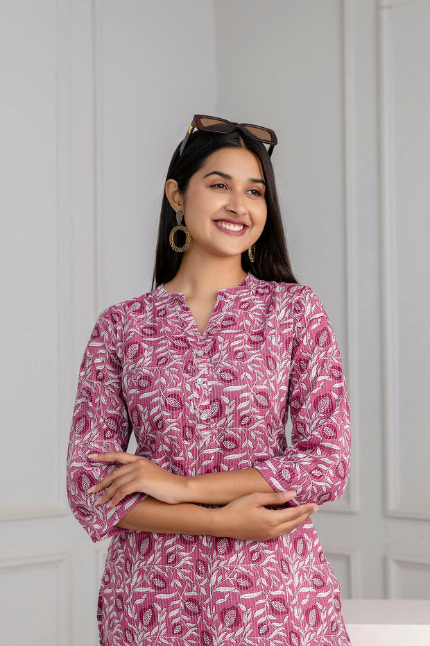 Mauve Printed Straight Kurta with Three Quarter Sleeves