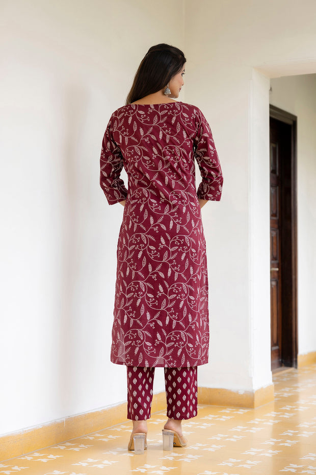 Women Burgundy Printed Straight Kurta With Trouser