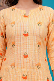 Women Orange Printed Straight Kurta with Three quarter sleeve