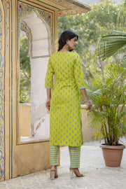Women Green Ethnic Printed Straight Kurta With Trouser