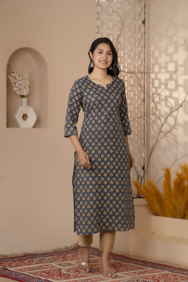 Women Black Printed straight Kurta With three qurter sleeves