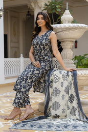 Women Grey Paisely Printed Straight Kurta With Trouser And Dupatta