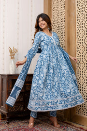 Women Blue Floral Printed Anarkali Kurta And Trouser With Dupatta