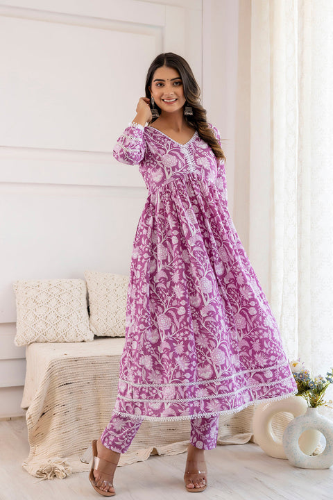 Women Mauve Floral Printed Anarkali Kurta And Trouser With Dupatta