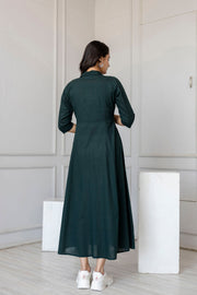 Women Green Solid Flared Dress With Three quarter Sleeves