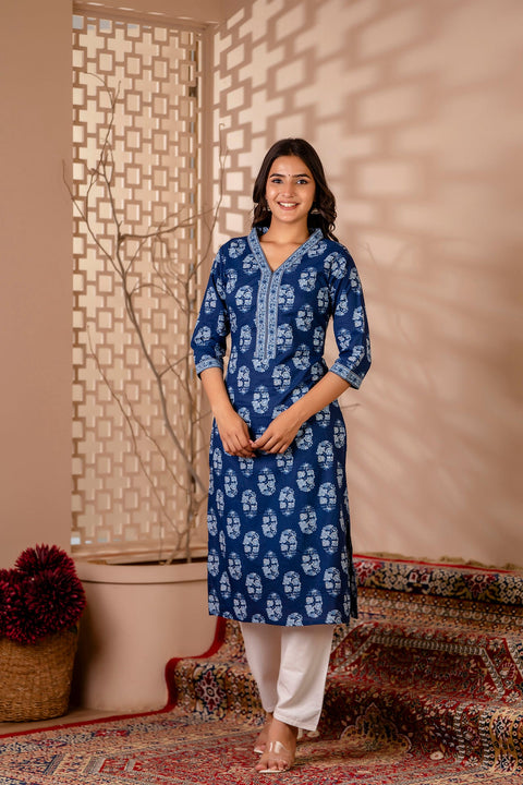 Women Blue Printed Straight Kurta with Three Quarter Sleeves