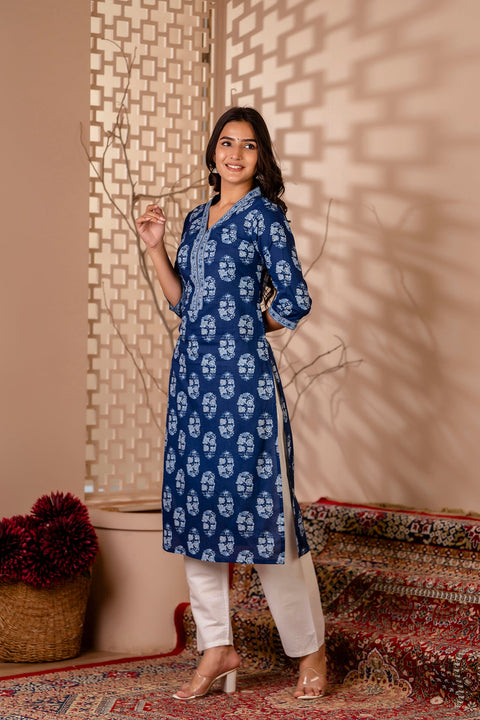 Women Blue Printed Straight Kurta with Three Quarter Sleeves