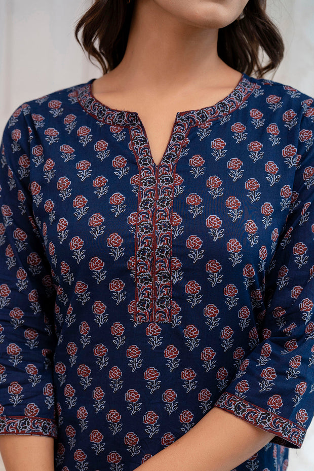 Women Blue Printed Straight Tunic