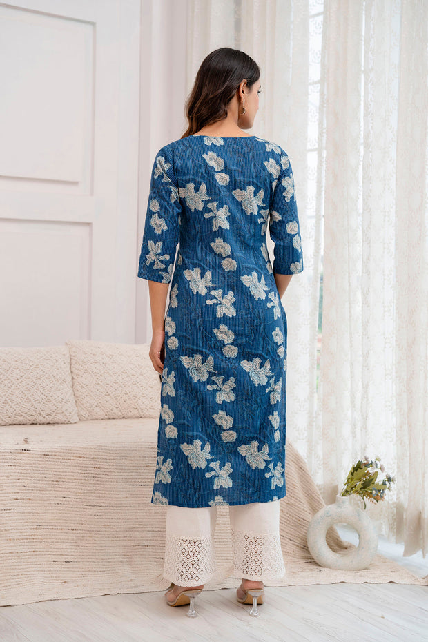 Women Blue Printed Straight Kurta with Three Quarter Sleeves