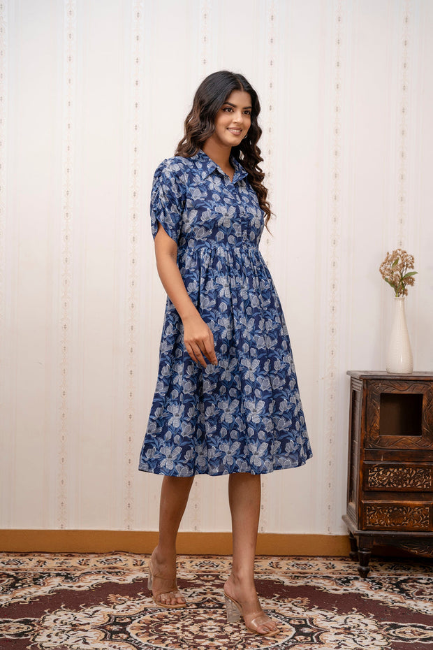 Women Navy Blue Printed midi Dress with Short Sleeves