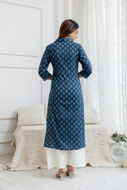 Women Blue Printed Straight Kurta with Three Quarter Sleeves