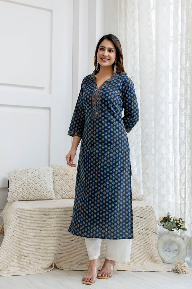 Women Blue Printed Straight Kurta with Three Quarter Sleeves