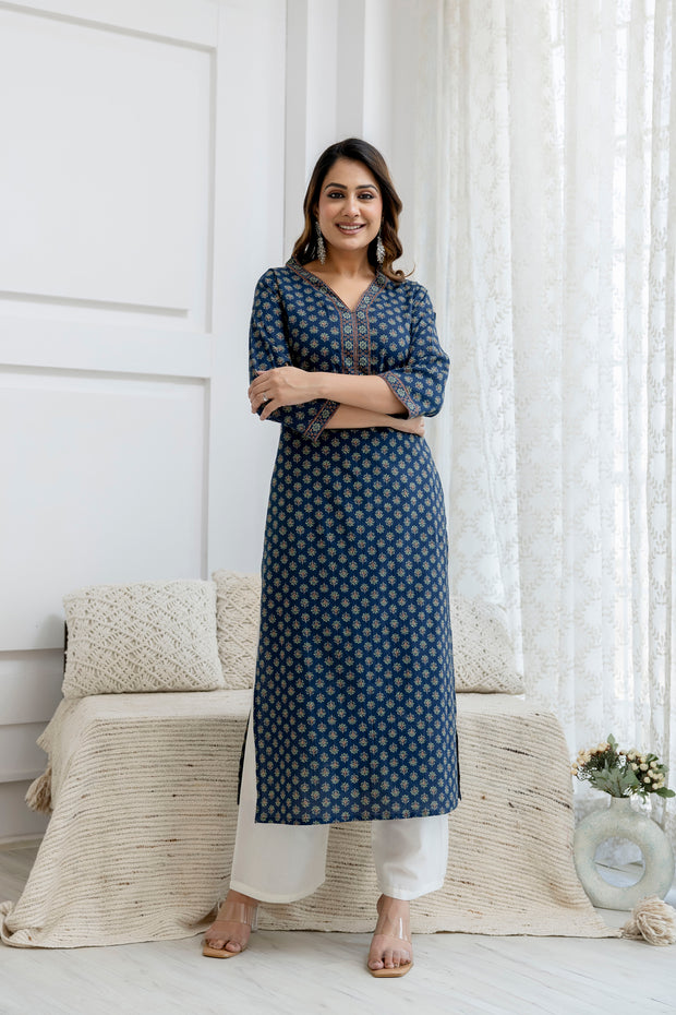 Women Blue Printed Straight Kurta with Three Quarter Sleeves