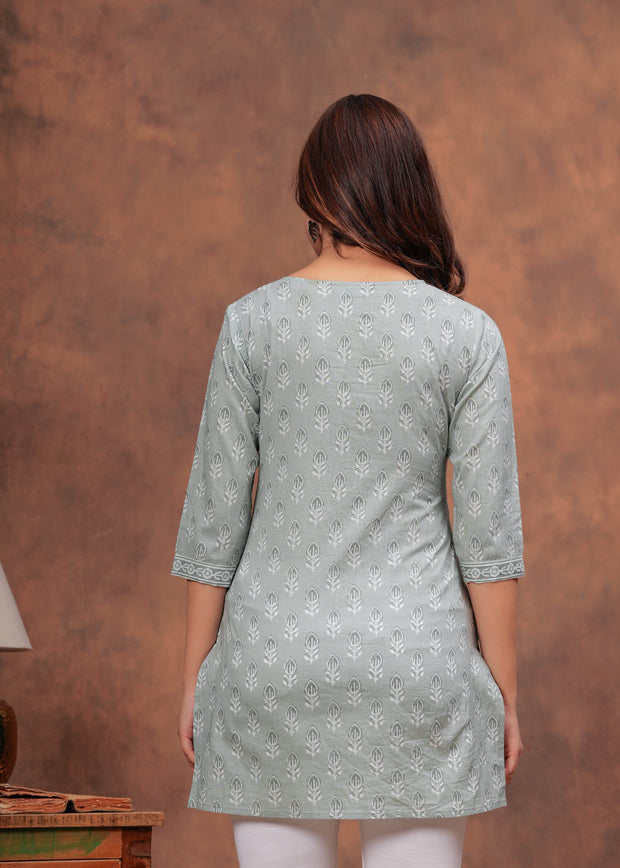 Women Green Printed Straight Tunic