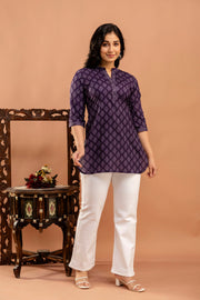 Women Purple Printed Straight Tunic With Three Quarter Sleeves