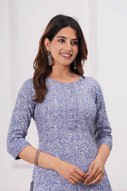 Women Blue Printed Straight Kurta with Three Quarter Sleeves