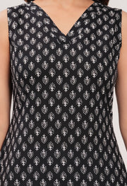 Women Black Printed Straight Sleeveless Kurta