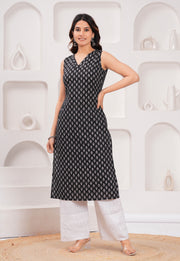 Women Black Printed Straight Sleeveless Kurta