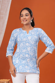 Women Blue Floral Printed Straight Tunic