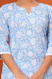 Women Blue Floral Printed Straight Tunic