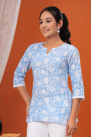 Women Blue Floral Printed Straight Tunic