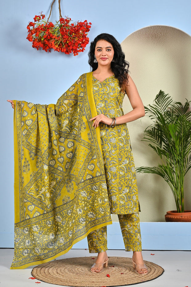 Floral Printed Kurta Set with Dupatta for Women