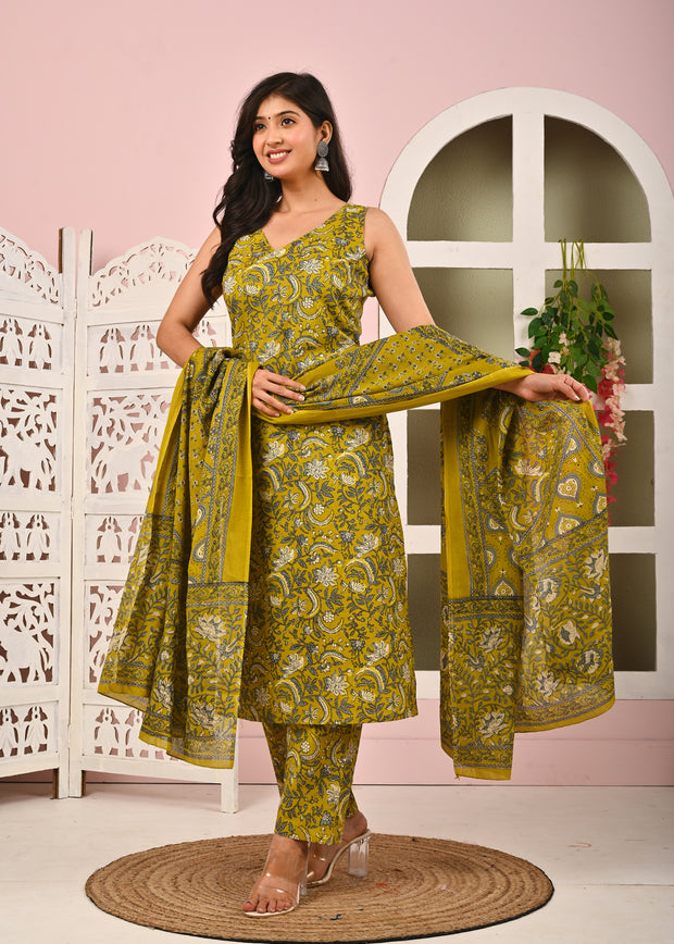 Floral Printed Kurta Set with Dupatta for Women