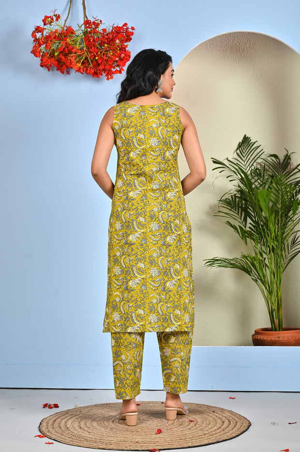 Floral Printed Kurta Set with Dupatta for Women