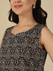 Women Black Printed Straight Top