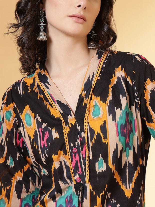 Black Printed Straight Kurta with Three Quarter Sleeves