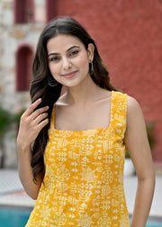Women Yellow Printed Straight Sleeveless Kurta