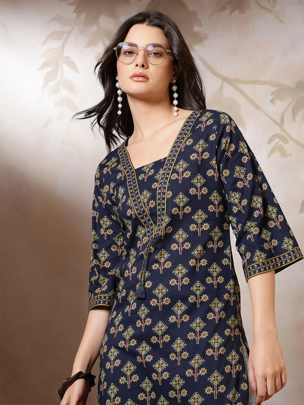 Blue Printed Straight Kurta with Three Quarter Sleeves